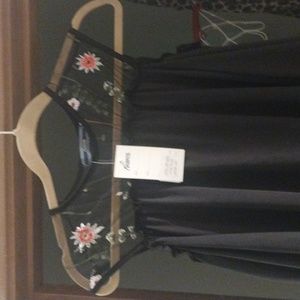 Lace out black shirt